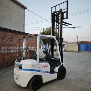 日本の中古TCM FD20フォークリフト、日本製2トン、2.5トン、3トン、3.5トンLPG TCMフォークリフト、FD25、FD30、FD100中古フォークリフト - Product Image 3