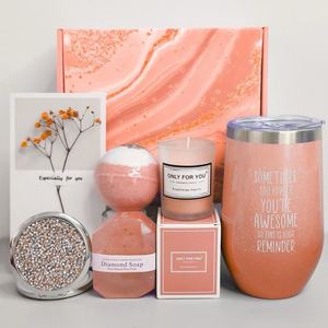 Set regalo di lusso viola presto bene con nastro per bomba da bagno saponetta con carta di fiori Set regalo da donna di San Valentino - Product Image 6