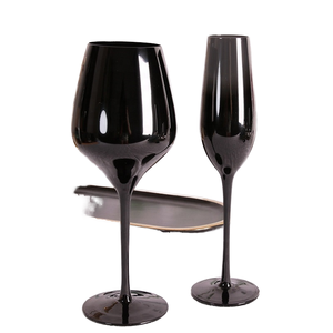 Ensemble de verrerie à vin de conception européenne très vendu, flûte noire soufflée à la main, gobelet pour les fêtes de mariage et pour la dégustation de <span class=keywords><strong>champagne</strong></span> - Product Image 1