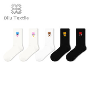 En stock ! Chaussettes personnalisées avec logo, chaussettes amusantes à motifs de dessins animés pour hommes et femmes, meilleure qualité et prix de gros - Product Image 1