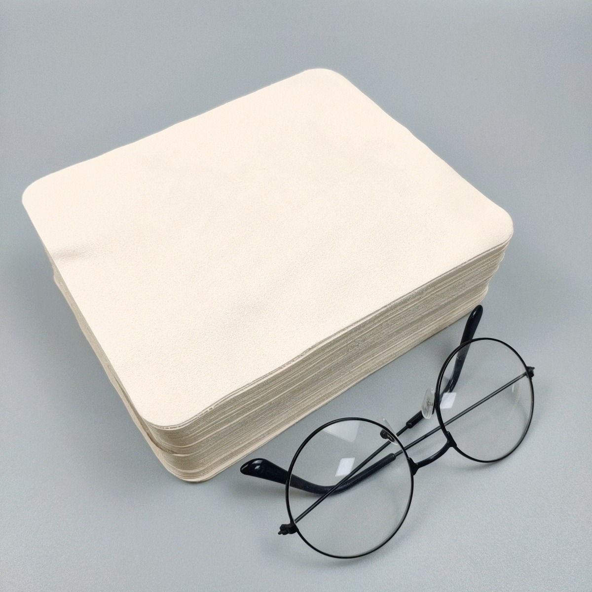 Une boîte de feuilles en daim beige (100 feuilles)
