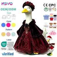 Figurine Angsa Halloween OEM ODM dengan Gaun Renda Merah & Mahkota Bunga, Patung Angsa Gothic, Dekorasi Meja untuk Pesta Liburan, Hadiah