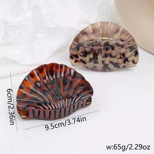 Pince à cheveux imprimé léopard personnalisée en plastique, accessoire de mode pour femme - Product Image 3