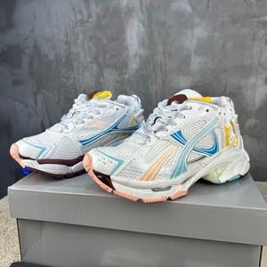 Chaussures de sport décontractées pour hommes de luxe de haute qualité avec un design en maille offrant respirabilité et confort, adaptées à diverses occasions - Product Image 1