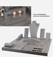 Présentoirs de Vitrine pour Bijouterie : Pendentifs, Boucles d'Oreilles, Bagues – Ensemble Complet de Bustes Mannequins en Velours Microfibre Gris et Cuir