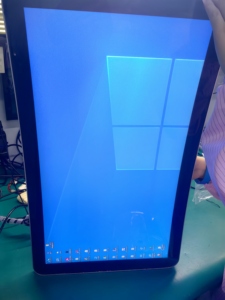 Téléviseur intelligent incurvé multifonction 43 pouces à rétroéclairage LED, nouvelle arrivée, vente en gros depuis la Chine, idéal pour les hôtels - Product Image 2