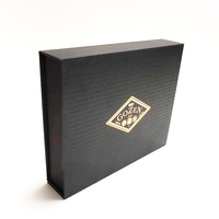 Boîte magnétique pliable de luxe, boîte cadeau en papier noir pliable avec aimants puissants et insert en mousse, taille et couleur personnalisées OEM