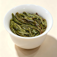 Meiziqing Yongde Gâteau de thé Pu'er cru 100g, Arôme unique de prune, Texture fraîche et onctueuse, Douceur éclatante, Pu Erh Sheng d'arbre ancien