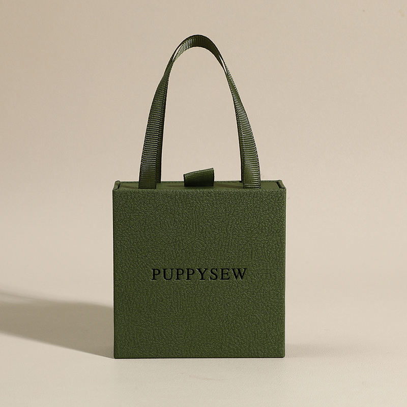 #41 Boîte verte herbe