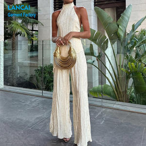 Haut et <span class=keywords><strong>pantalon</strong></span> asymétrique en satin <span class=keywords><strong>de</strong></span> soie à taille haute et à encolure dos nu pour femmes <span class=keywords><strong>Ensemble</strong></span> deux pièces Style élégant pour femmes - Product Image 1