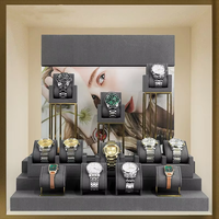 Accessoires de bracelet de montre incurvés en fibre super présentoir de bijoux de luxe en forme d'échelle trapézoïdale grise haut de gamme pour bracelet de montre