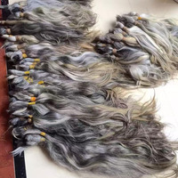Vente en gros Extensions de queues de cheval en cheveux humains gris vierge brut non transformé en argent bouclé blanc naturel pour tressage pour perruques en dentelle