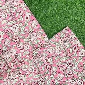 Tissu en coton peigné de qualité supérieure fait main |   Voile indien non tissé, doux, respirant et léger |   Tissu pour robe Kurti à carreaux floraux - Product Image 5