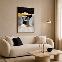 Toile encadrée en métal doré mat, portrait abstrait de femme coupée, style luxe discret, pour la décoration murale de maisons haut de gamme