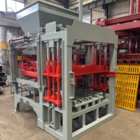 Machine à blocs hydraulique entièrement automatique QT4-15, compatible avec une centrale de mélange, pour la production de blocs creux et de pavés colorés pour les travaux civils