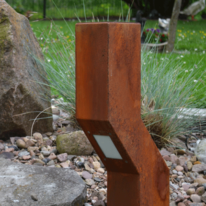 Lámpara de Jardín Geométrica Moderna de Acero Corten, Columna de Luz Cuadrada para Patio Contemporáneo - Product Image 4