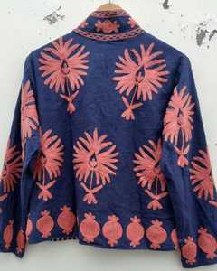 Veste d'hiver respirante en velours bleu brodée à la main, style Suzani, pour femme, kimono ouzbek, vêtement d'extérieur artisanal bohème, cadeau de luxe - Product Image 5