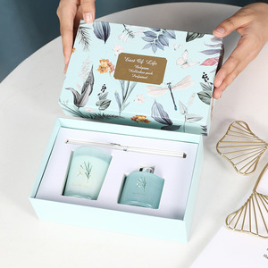 Coffret Cadeau Bougie Artisanale en Cire de Soja et Diffuseur à Bâtonnets – Huile Essentielle Parfumée pour Décoration d'Intérieur, Mariage et Fêtes - Product Image 1