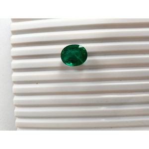 Esmeralda Verde Ovalada de 16.60 Quilates, Esmeralda Verde Natural, Piedra Suelta con Corte Ovalado, Gema Premium - Product Image 2