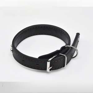 Hochwertiges Lederhalsband für Hunde mit Metallschnalle und Glocke für sichere Tieridentifikation und tägliche Spaziergänge - Product Image 1