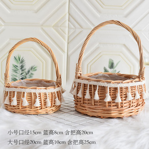 Cesta de princesa con borlas, empaque artesanal, arte floral, cesta de picnic, artesanía de ratán para niña de las flores. - Product Image 4