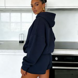 Ensemble deux pièces pour femme à prix abordable, personnalisable avec logo, comprenant un sweat à capuche oversize et un short, idéal pour l'été et l'automne, style streetwear décontracté. - Product Image 2