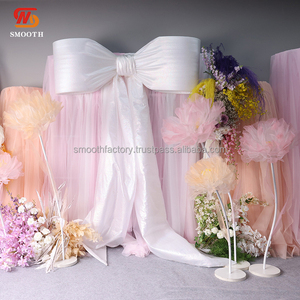 Decoración LEDA Personalizada para Bodas y Fiestas, Fondo Decorativo Elegante con Lazo Grande de Cinta Blanca - Product Image 6