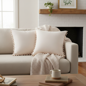 Set di 2 Federe per Cuscini Quadrati 24x24 in Velluto Crema, Morbide e Accoglienti con Pompon, per Arredamento Rustico - Product Image 3