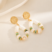 Boucles d'oreilles créoles de style ethnique, avec perles en éclats de coquillage et pierres naturelles, bijoux d'oreille de luxe haut de gamme, grandes créoles exagérées pour femmes