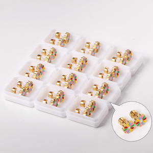 ต่างหูรูปดอกไม้เคลือบสีสันสดใส ชุบทอง ทำจากสแตนเลส สำหรับผู้หญิง เครื่องประดับสำหรับงานปาร์ตี้ - Product Image 2