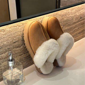 Bottes de neige pour femmes de qualité supérieure, tendance, design de créateur, Uggs, mode, chaudes, en laine de mouton, thermiques, confortables, semelle épaisse en caoutchouc - Product Image 2