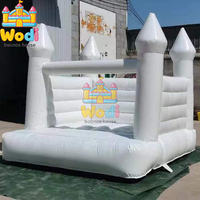 Castillo Inflable Blanco, Moderno, Minimalista, de Vinilo Blanco Puro, Ecológico, Personalizable, para Decoración de Bodas y Eventos