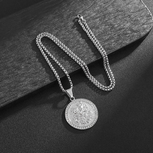 Collier pendentif Saint George chevalier tueur de dragons en acier inoxydable plaqué or serti de diamants, bijou unisexe, cadeau - Product Image 4
