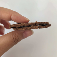 Wafer Sandwich Isi Krim Latte Kelapa Grosir OEM, Biskuit Pola Waffle Renyah, Camilan Kemasan Individual Grosir