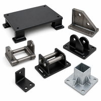 Support structurel en acier soudé robuste sur mesure, plaque de base à fixation par étrier, cadre de guidage à rouleaux, revêtement noir en poudre, galvanisé, OEM