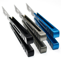 Couteau de poche pliant professionnel EDC, type papillon, lame multifonctionnelle non affûtée en acier inoxydable, manche en aluminium