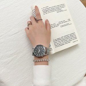 Montres tendance pour couple, best-seller du fabricant, bracelet en acier pour femme, bracelet en cuir pour homme, mouvement à quartz, coffret cadeau parfait - Product Image 3