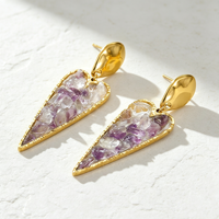 Bijoux personnalisés, pendentif en laiton texturé plaqué or 18 carats avec éclats de pierres naturelles, boucles d'oreilles pendantes en forme de cœur en améthyste concassée