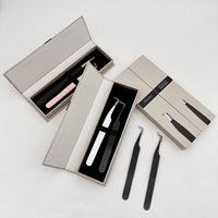 Pince à épiler professionnelle Leenlash en acier inoxydable noir à 90 degrés pour isolation des extensions de cils, avec embouts en fibre en forme de cœur