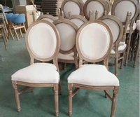Chaise Louis en bois massif de vente chaude pour les hôtels, les mariages et les fêtes avec dossier ovale empilable pour les événements