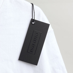 Etiquetas de papel oscilante en relieve a la moda, etiquetas colgantes negras de lujo, etiqueta colgante personalizada para ropa, pantalones vaqueros - Product Image 2