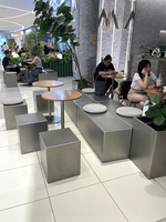 Ensemble de salle à manger en cuir à structure métallique de style industriel, adapté à l'extérieur, café, hôtel, bistro, restaurant, canapé, stand, meubles et table