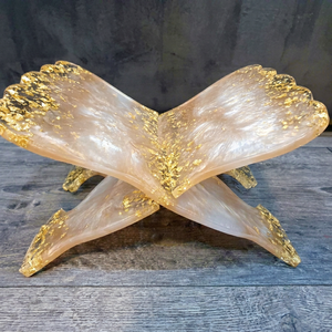 Support de Coran pliable en résine avec accents en feuille d'or, sculpture artisanale personnalisée, Rehal pour la décoration de la maison - Product Image 1