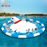 Piscine gonflable WINSUN en forme d'ours polaire avec plateforme de saut pour enfants, idéale pour les fêtes d'été en extérieur et la location commerciale