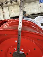 Velg Baja Traktor Pertanian Tugas Berat Berbagai Ukuran Opsional Hub Roda Pertanian untuk Traktor Pemanen Peralatan Pertanian W16-30