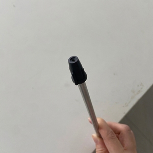 Pompa Manuale Portatile a Spruzzo con Asta Lunga per Irrigazione Piante, Pulizia e Lavaggio Auto - Product Image 3