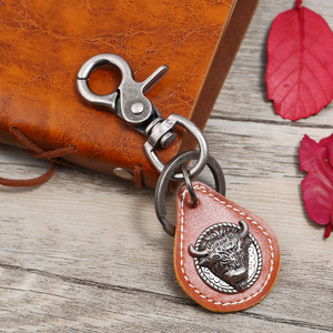 Porte-clés en cuir et alliage pour homme, style rétro européen et américain, tendance, vintage, accessoire de mode pour le quotidien, cadeau - Product Image 4