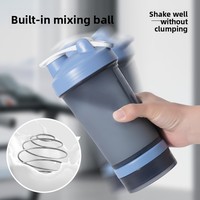 Bouteille d'eau de sport fitness en PP à trois compartiments pour protéines en poudre, étanche et anti-fuite, design simple pour boire directement