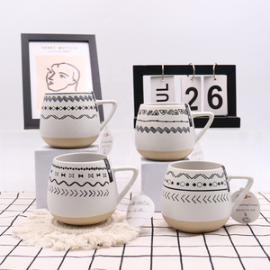 Tasse à café à thé en céramique avec logo en creux en gros avec fond naturel Tasses à thé en grès personnalisées avec motif résistant à la cire - Product Image 1