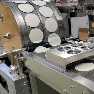 Machine commerciale automatique de fabrication de gâteau <span class=keywords><strong>mousse</strong></span> de canard rôti de crêpes à la mangue Machine à gâteau à mille couches - Product Image 5